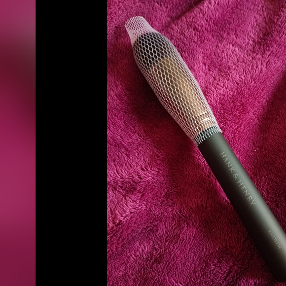 BRAND NEW Hank & Henry Andrew Chocolate series LG dome cream brush - Picture 2 of 4